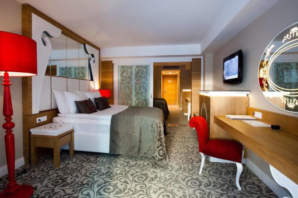 Q Premium Resort Hotel Окурджалар Екстериор снимка